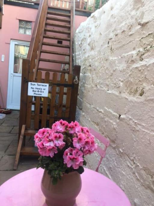 Modern Studio Apartment With Outstanding Views, Sleeps 2 Newlyn Eksteriør billede